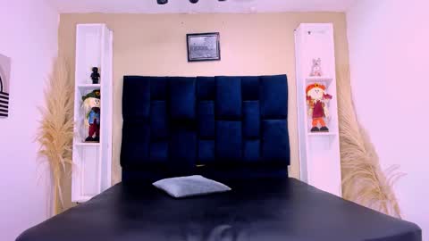 Snapshot of twink_bunny chatting on 10.09.25 samu online show from 10.09.25