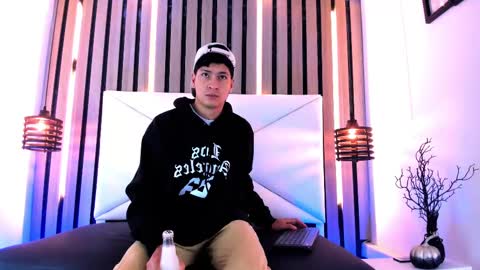 Snapshot of twink_bunny chatting on 10.21.25 samu online show from 10.21.25