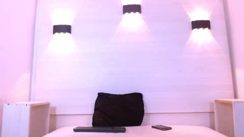 Snapshot of twink_bunny chatting on 11.24.25 samu online show from 11.24.25