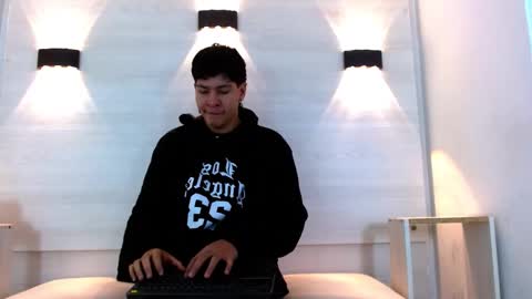 Snapshot of twink_bunny chatting on 12.04.25 samu online show from 12.04.25