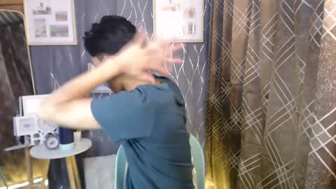 Snapshot of twink_hairyass69 chatting on 12.28.24 Aladin online show from 12.28.24