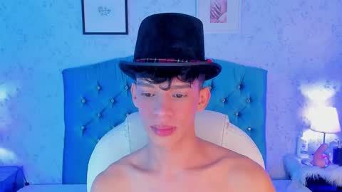 Snapshot of twink_lion chatting on 12.15.24 Lion online show from 12.15.24