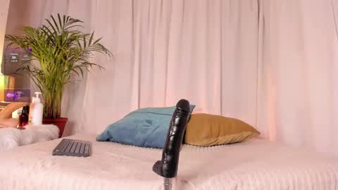 Snapshot of twink_lion chatting on 02.26.25 Lion online show from 02.26.25