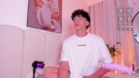 Snapshot of twink_lion chatting on 10.01.25 Lion online show from 10.01.25