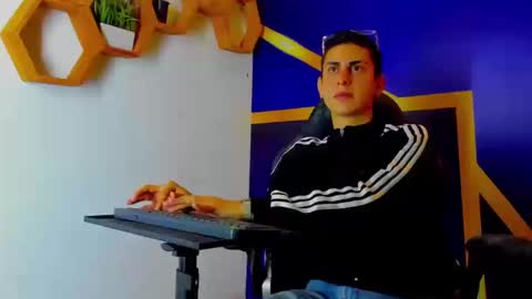 Snapshot of twink_scott19 chatting on 10.16.25 twink_scott19 online show from 10.16.25