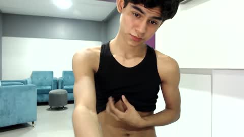 Snapshot of twink_waldorf chatting on 12.13.24 Twink Waldorf online show from 12.13.24