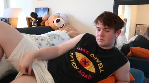 Snapshot of twinkinamask chatting on 12.20.25 Charlie online show from 12.20.25