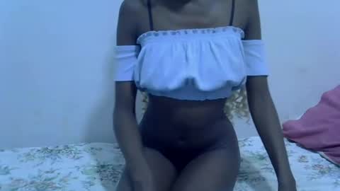 Snapshot of twinkle_tia chatting on 10.02.25 BABY TIA online show from 10.02.25