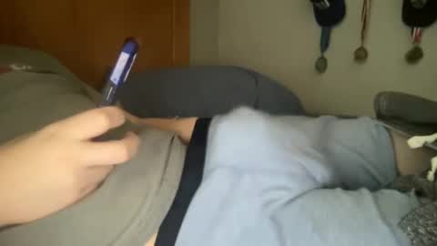 Snapshot of twinkmikexxx12 chatting on 01.11.25 mike online show from 01.11.25