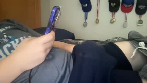 Snapshot of twinkmikexxx12 chatting on 02.14.25 mike online show from 02.14.25