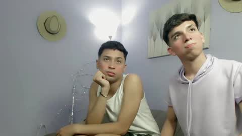 Snapshot of twinks_boys_ chatting on 10.07.25 JHOAN LIAM ZACARIAS online show from 10.07.25