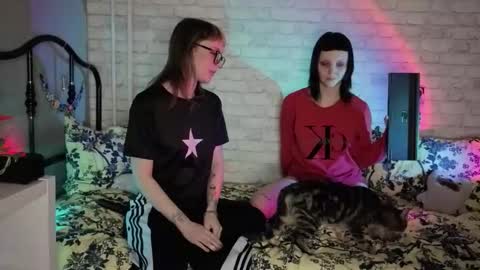 Sin and Skin online show from 02.25.26