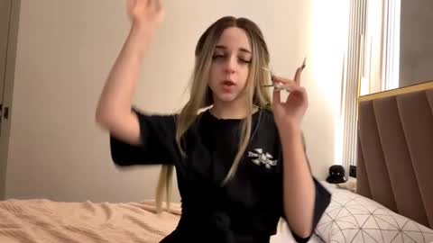 twivi online show from 10.31.25