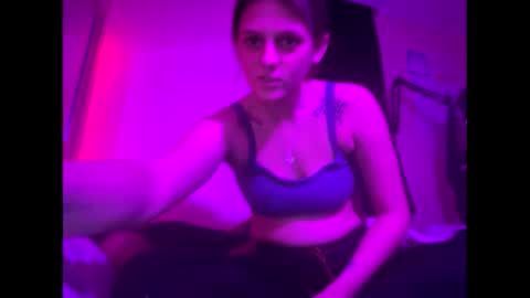 twizzler_twizzle online show from 02.18.26