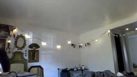 twizzytoxic22 online show from 11.05.25