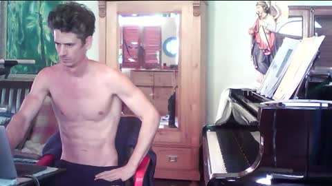 TobeBritta online show from 10.19.25