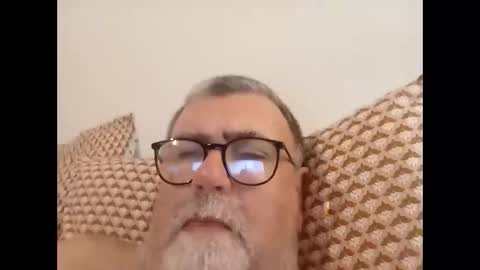 twohats2810 online show from 11.29.25