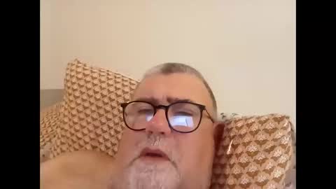 twohats2810 online show from 12.01.25