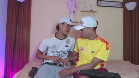 twohottrouble  online show from 04.08.26