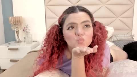 Twiggy online show from 02.04.26