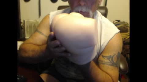 Snapshot of txlobo60 chatting on 04.28.26 txlobo60 online show from 04.28.26