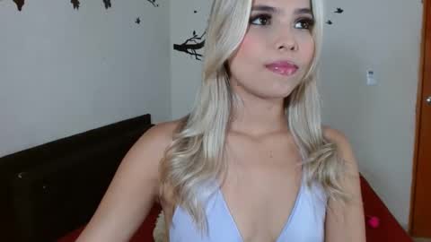 tyfanny19 online show from 12.13.24