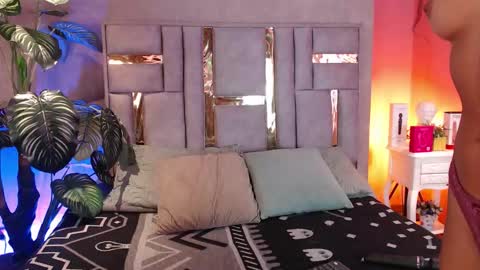 Snapshot of tyla_ks chatting on 09.12.25 tyla_ks online show from 09.12.25