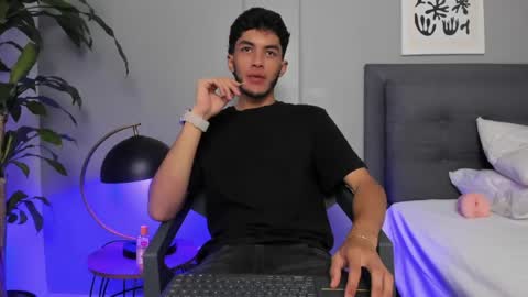Snapshot of tyler_fox_ chatting on 05.31.26 Tyler Fox online show from 05.31.26