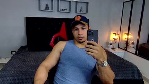 Snapshot of tyler_hank1 chatting on 12.23.24 tyler_hank1 online show from 12.23.24