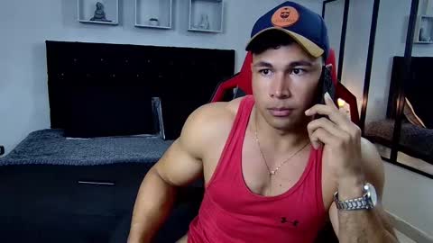 Snapshot of tyler_hank1 chatting on 02.10.25 tyler_hank1 online show from 02.10.25