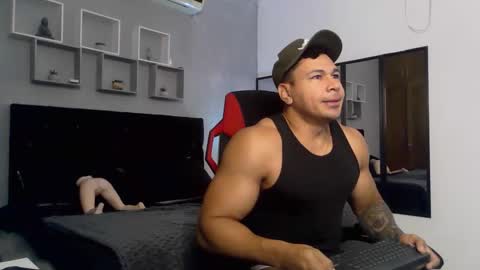 Snapshot of tyler_hank1 chatting on 09.20.25 tyler_hank1 online show from 09.20.25