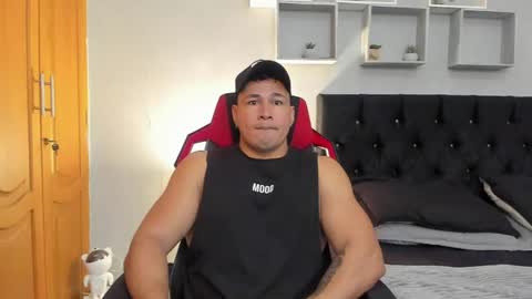 tyler_hank1 online show from 04.10.26