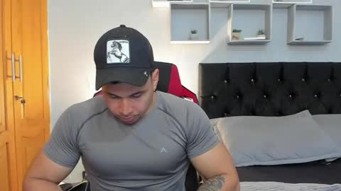 tyler_hank1 online show from 04.13.26