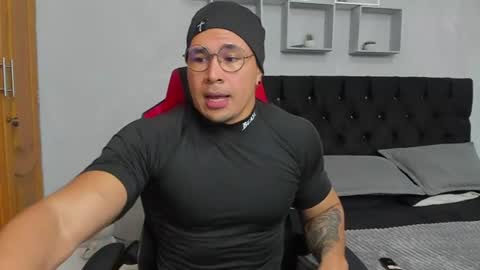 tyler_hank1 online show from 06.15.26