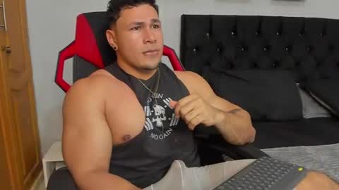 tyler_hank1 online show from 06.21.26