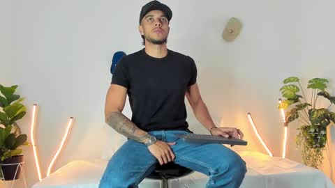 Snapshot of tyler_jonnes chatting on 02.22.25 Tyler online show from 02.22.25