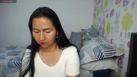 Snapshot of tyna_b chatting on 06.19.26 Tyna online show from 06.19.26