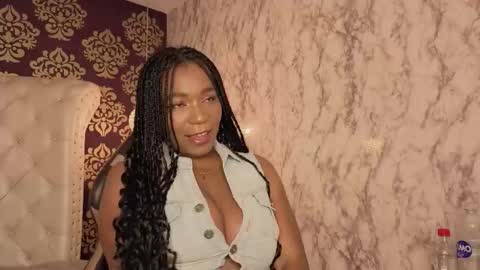 tyra fox online show from 10.12.25