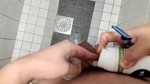 Emil online show from 12.15.25