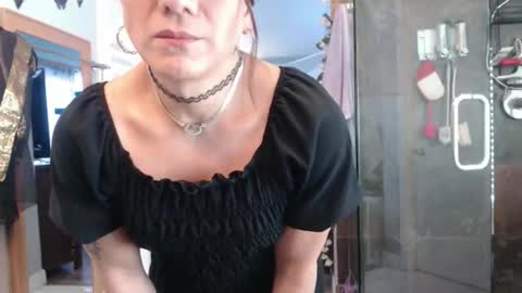 Azelia B online show from 12.14.25