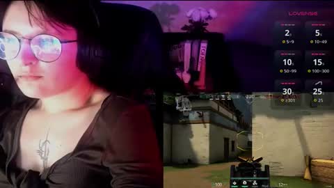 Snapshot of uhm_vickie chatting on 10.16.25 Vickie online show from 10.16.25