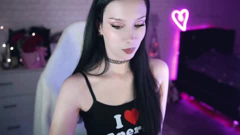 Izzy    online show from 02.23.25