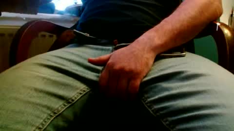 Snapshot of ukclive chatting on 10.20.25 ukclive online show from 10.20.25