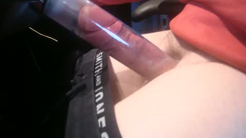 Snapshot of ukpumper chatting on 01.27.25 ukpumper online show from 01.27.25