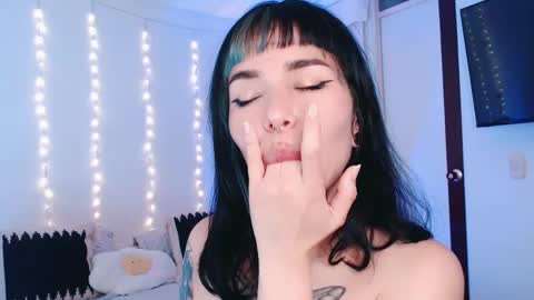Snapshot of ulala_martina chatting on 05.29.26 Martina online show from 05.29.26