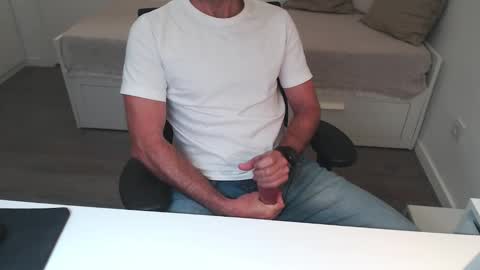 Snapshot of ulep chatting on 10.23.25 Ulep online show from 10.23.25