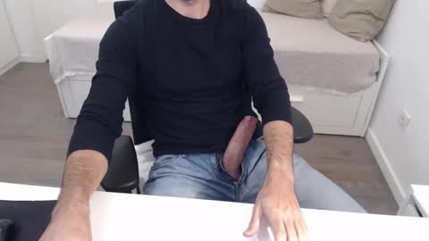 Snapshot of ulep chatting on 11.25.25 Ulep online show from 11.25.25