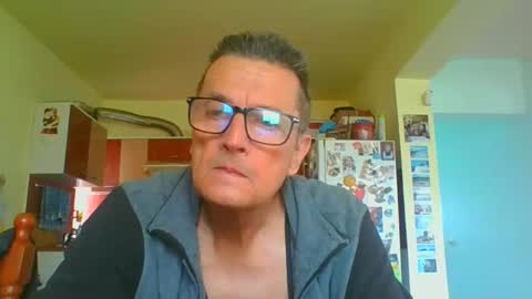 Snapshot of ulmeni4 chatting on 04.21.26 ulmeni4 online show from 04.21.26
