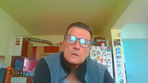 Snapshot of ulmeni4 chatting on 04.22.26 ulmeni4 online show from 04.22.26