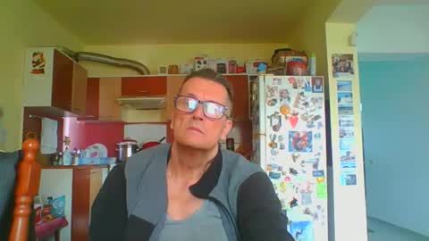 Snapshot of ulmeni4 chatting on 05.15.26 ulmeni4 online show from 05.15.26